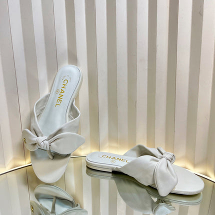 LACE SANDALS IN WHITE CALFSKIN