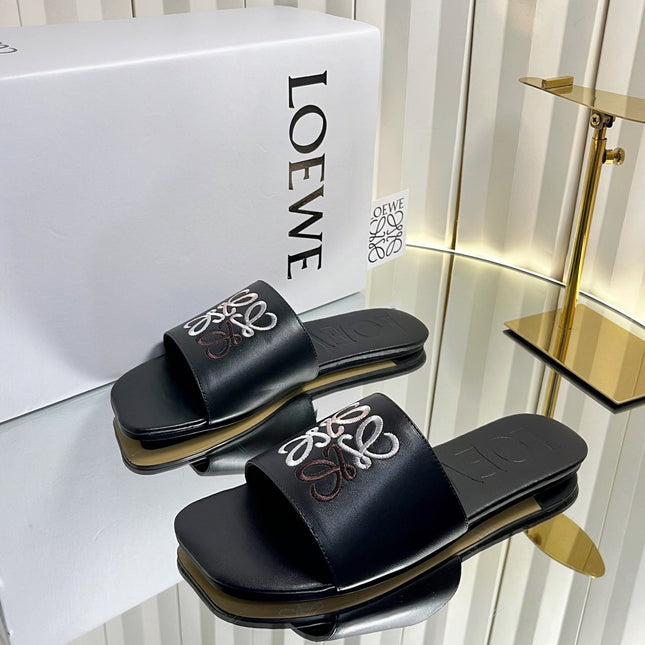 LOEWE 26S LOGO-EMBROIDERED SANDALS IN BLACK CALFSKIN