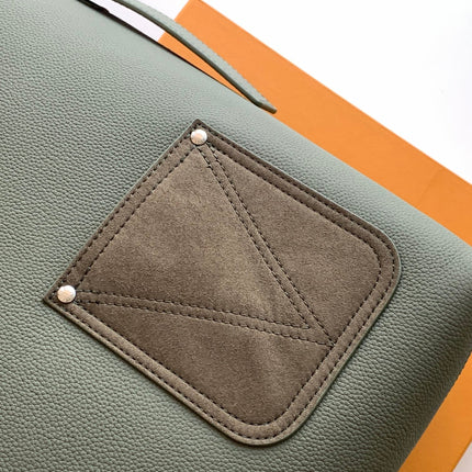 LV 26S VERSO HOBO BAG 33 IN PASTEL GREEN CALFSKIN