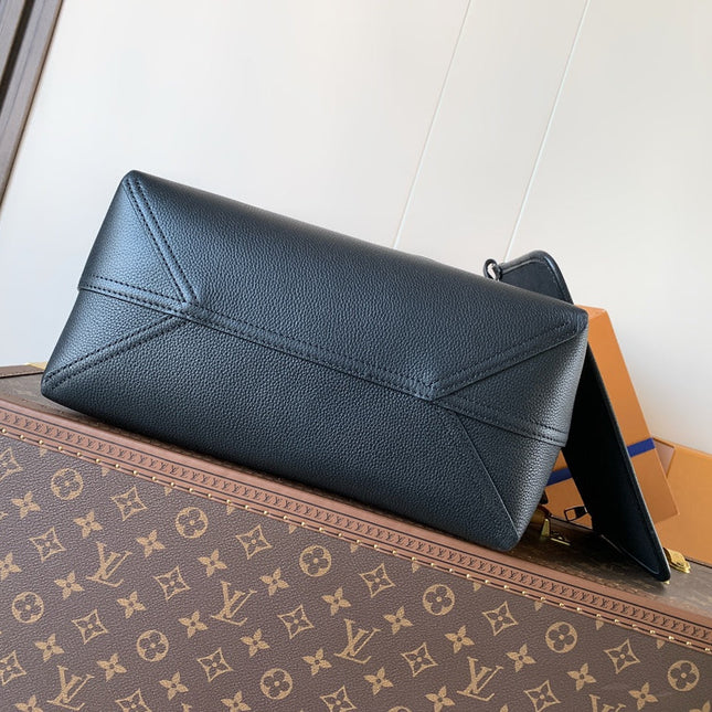 LV 26S VERSO HOBO BAG 33 IN BLACK CALFSKIN
