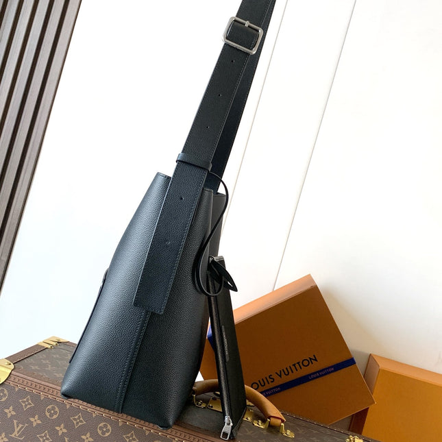 LV 26S VERSO HOBO BAG 33 IN BLACK CALFSKIN