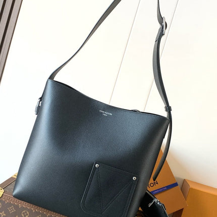 LV 26S VERSO HOBO BAG 33 IN BLACK CALFSKIN