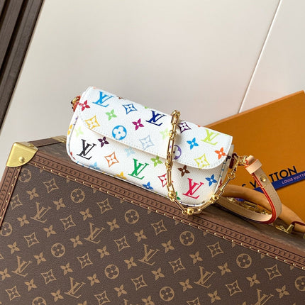 LV 26S WALLET ON CHAIN IVY 23 IN WHITE COATED CANVAS