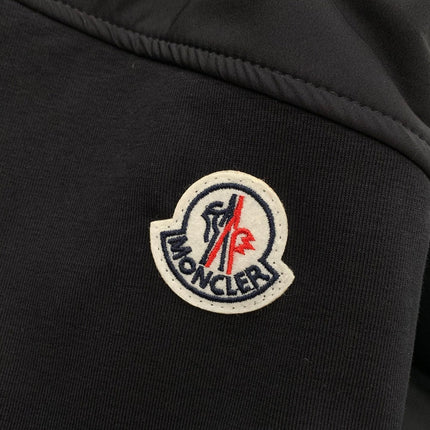 MONCLER 26S SHORTS 592