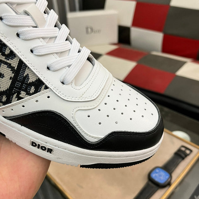CD B27 LOW-TOP SNEAKER BLACK AND WHITE CALFSKIN