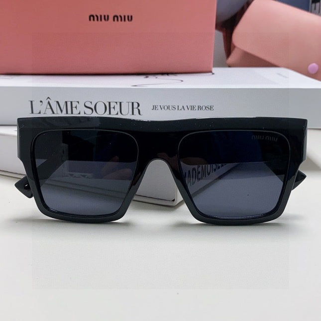 RUNWAY SQUARE SUNGLASSES 513010 IN BLACK ACETATE
