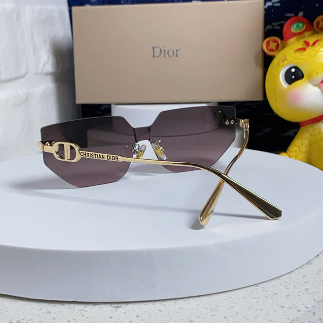 MONTAIGNE SUNGLASS 563192 IN GOLD METAL BROWN SMOKE LENSES