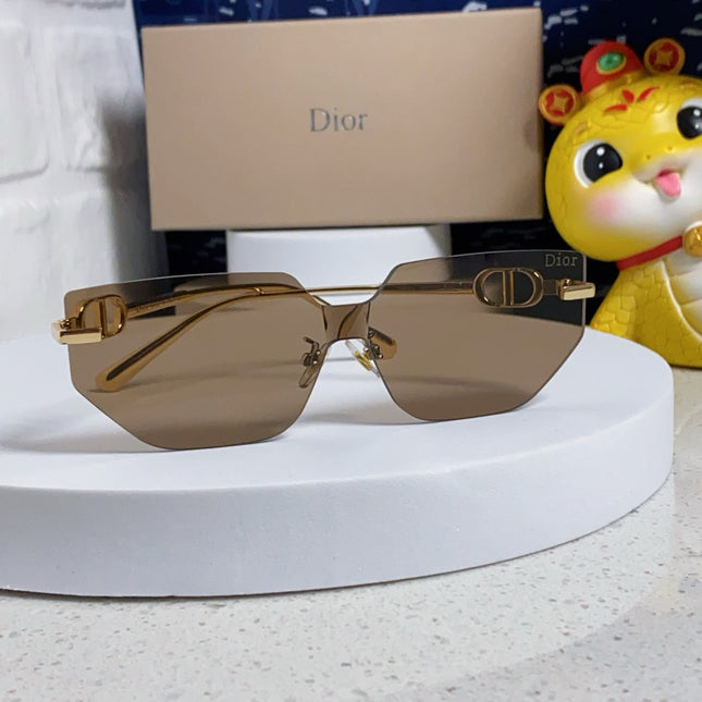 MONTAIGNE SUNGLASS 563193 IN GOLD METAL BROWN LENSES