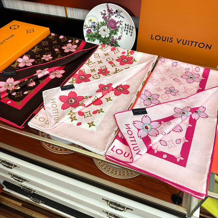 LV SCARF 90 CM IN SILK 723122