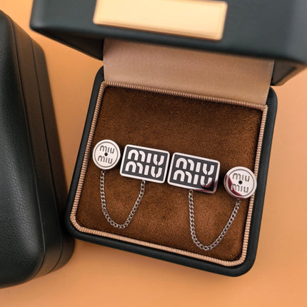 MIUMIU 26S RECTANGULAR LOGO CHAIN STUD EARRINGS IN BLACK ENAMEL AND SILVER TONE METAL 629947