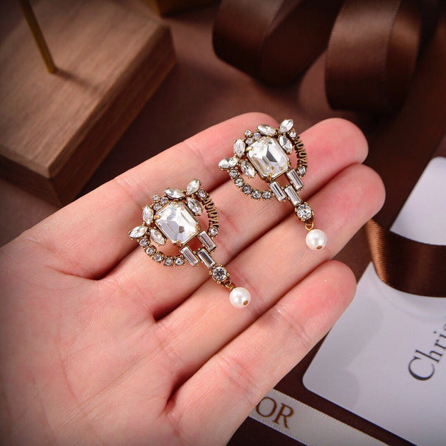 CD 26S VINTAGE CRYSTAL PEARL DROP STATEMENT EARRINGS 631069