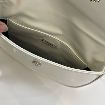 PRA 25 CLEO FLAP SHOULDER BAG IN WHITE BRUSHED LEATHER