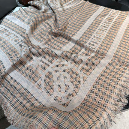 BURBERRY 26S SCARF 130CM IN CASHMERE 215168