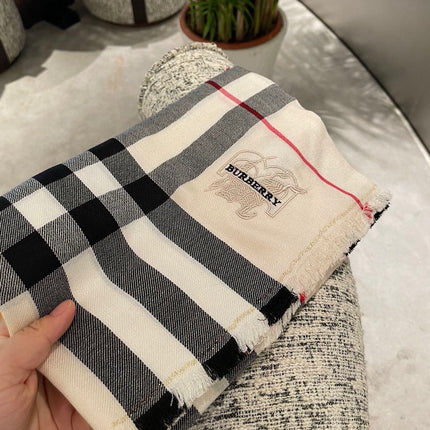 BURBERRY 26S SCARF 200CM IN CASHMERE 215173