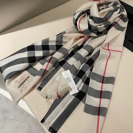 BURBERRY 26S SCARF 200CM IN CASHMERE 215173
