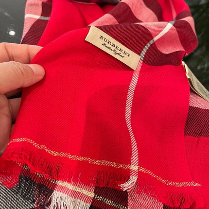 BURBERRY 26S SCARF 200CM IN CASHMERE 215175