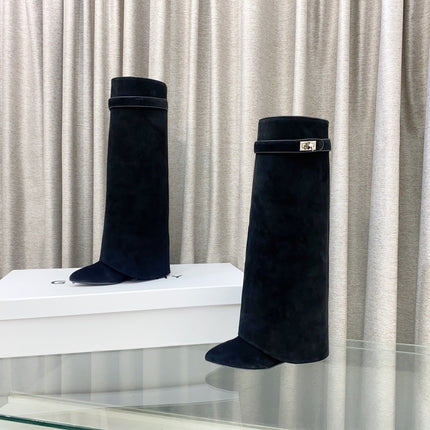 SHARK LOCK BOOTS 95 IN BLACK SUEDE