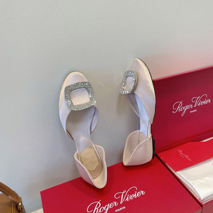 ROGER VIVIER BALLERINE FLATS IN BEIGE SATIN