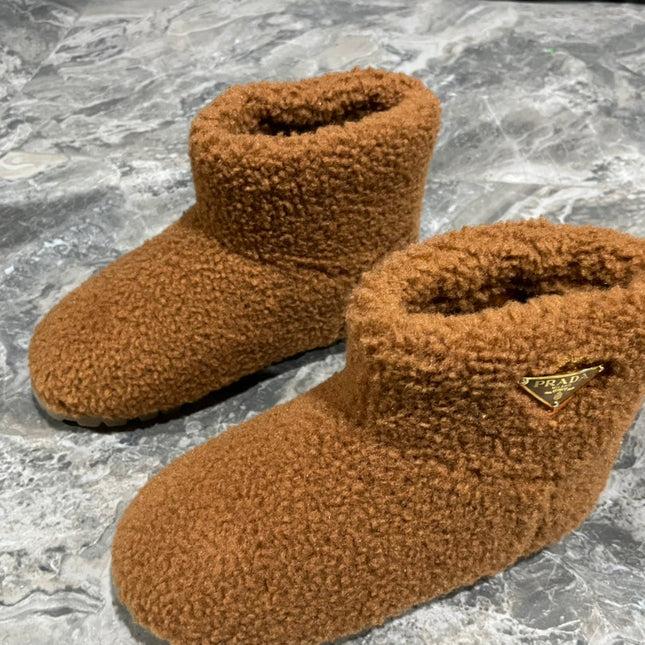PRADA 26S ANKLE BOOTS IN CARAMEL BROWN FUR