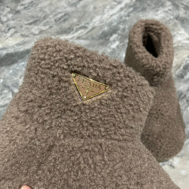 PRADA 26S ANKLE BOOTS IN DARK BROWN FUR
