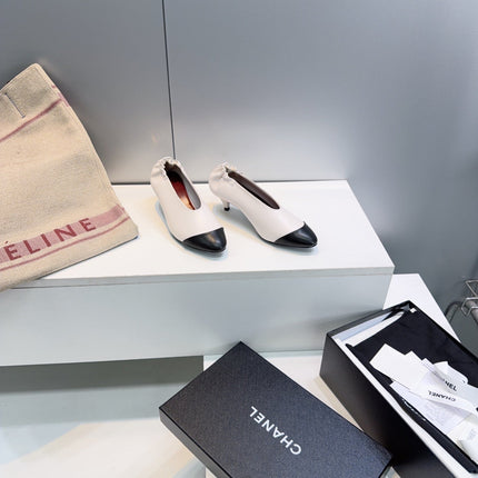 CHANEL 26S COLOR-BLOCK HIGH HEELS 45 MM IN WHITE LAMBSKIN