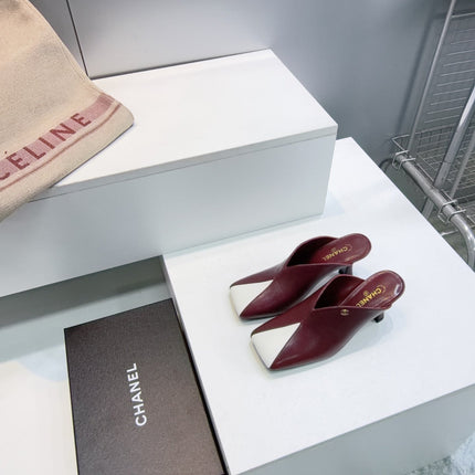 CHANEL 26S HIGH-HEEL MULES 70 MM IN WHITE AND RED LAMBSKIN
