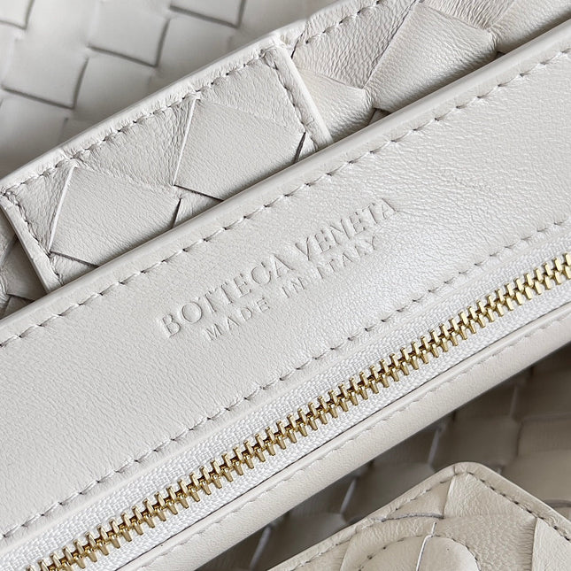 HANDLE BAG ANDIAMO 32 IN OFF WHITE LAMBSKIN