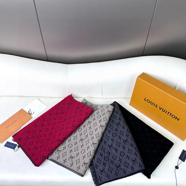 SCARF 180 CM IN KHAKI BROWN CLASSIC MONOGRAM CASHMERE 396440