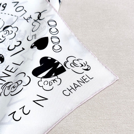 CHANEL 25S SCARF 90 IN SILK 730660