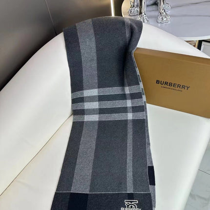 BURBERRY 26S SCARF 180CM IN CASHMERE 309783