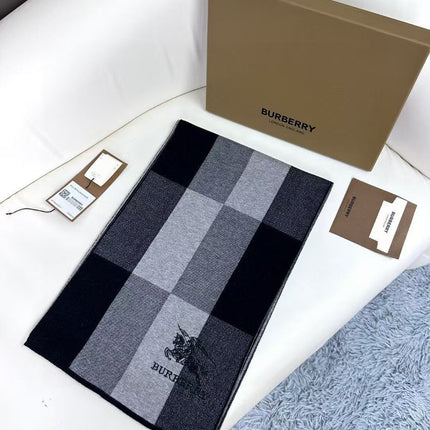 BURBERRY 26S SCARF 180CM IN CASHMERE 303179