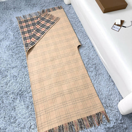 BURBERRY 26S REVERSIBLE CHECK FRINGED CAPE 150CM IN CASHMERE 309445