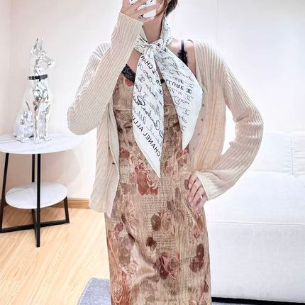 CHANEL 26S SCARF 90 IN SILK 305988