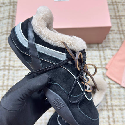 MIUMIU 26S SNEAKERS IN BLACK SUEDE AND SHEARLING