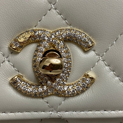 MINI FLAP BAG 19 IN WHITE CALFSKIN DIAMOND LOGO