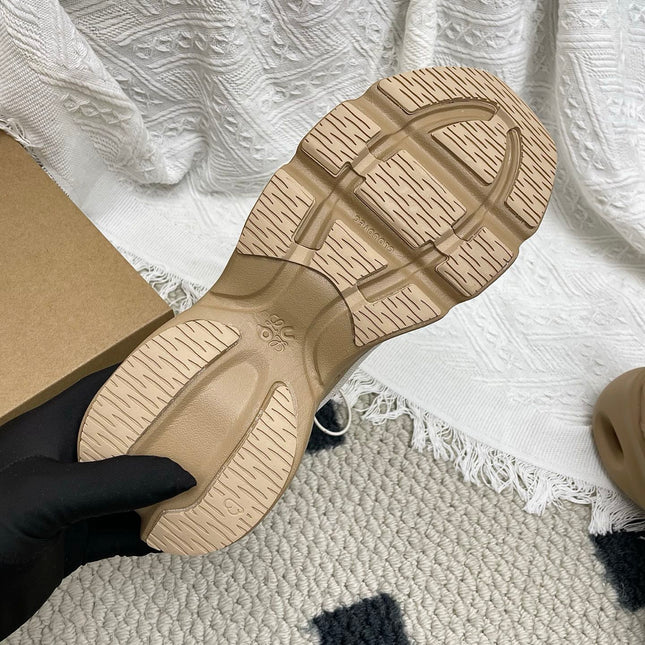 LOEWE 26S CLOUDSOLO SNEAKERS IN BROWN AND BEIGE RECYCLED POLYESTER