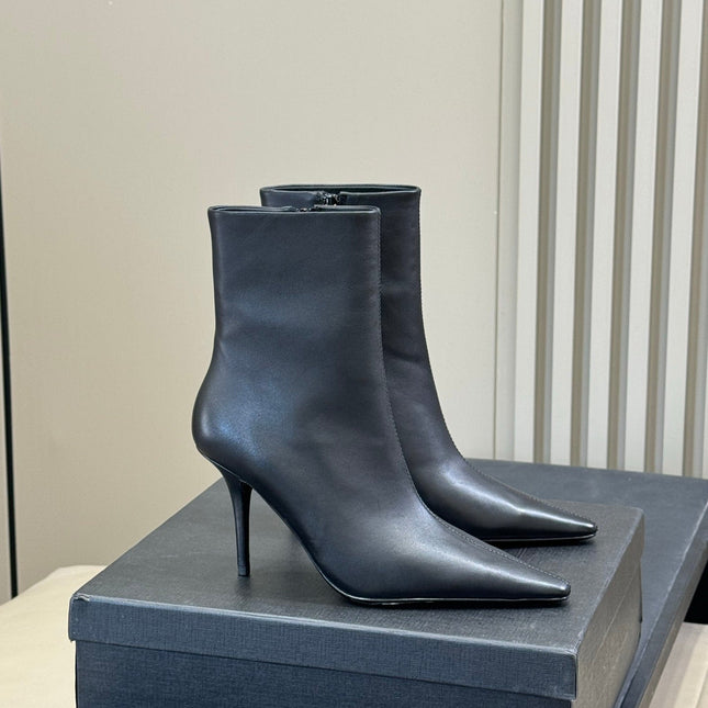 YSL 26S ZIPPERED HEELED BOOTS IN BLACK CALFSKIN
