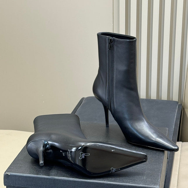 YSL 26S ZIPPERED HEELED BOOTS IN BLACK CALFSKIN