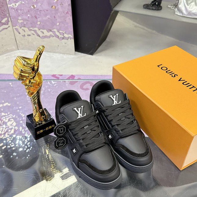 LV 26S LOW TOP SNEAKERS IN BLACK CALFSKIN
