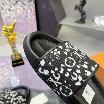 LV 26S SLIDE SANDALS IN BLACK WHITE CALFSKIN AND CANVAS