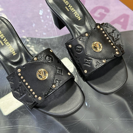 LV 26S BLOCK HEEL MULE SANDALS IN BLACK EMBOSSED CALFSKIN GOLD HARDWARE