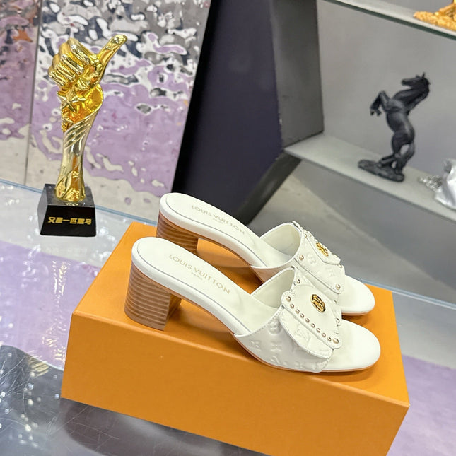 LV 26S BLOCK HEEL MULE SANDALS IN WHITE EMBOSSED CALFSKIN GOLD HARDWARE