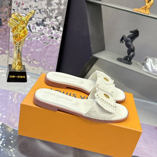 LV 26S FLAT SLIDE SANDALS IN WHITE EMBOSSED CALFSKIN GOLD HARDWARE