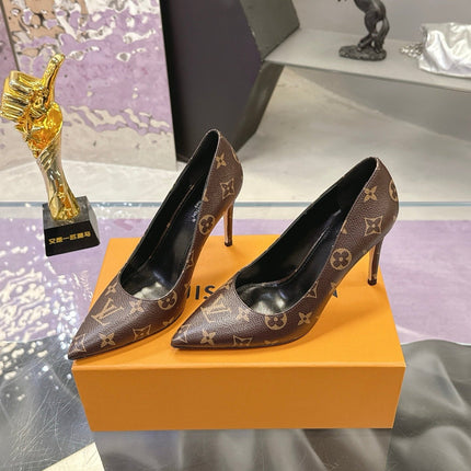 LV 26S POINTED TOE PUMPS 85MM IN DARK BROWN MONOGRAM CALFSKIN