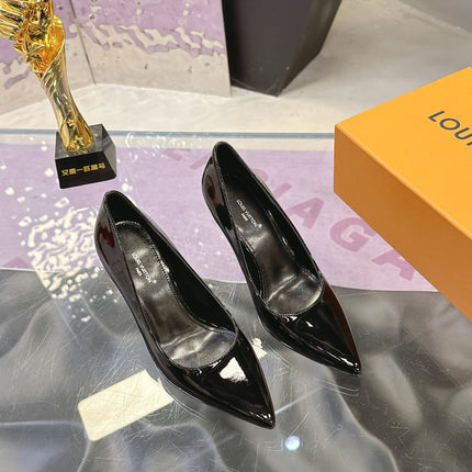 LV 26S POINTED TOE PUMPS 85MM IN BLACK PATENT CALFSKIN