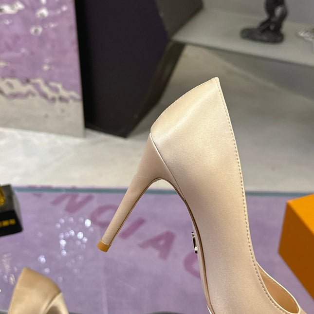 LV 26S POINTED TOE PUMPS 85MM IN NUDE BEIGE SATIN