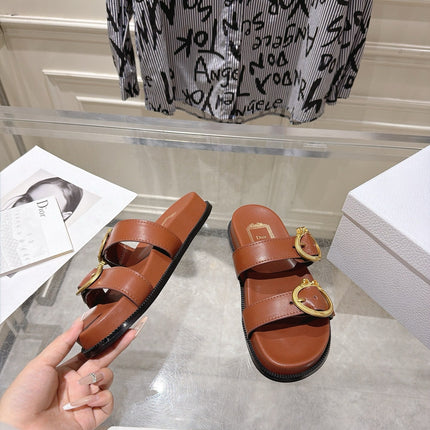 DIOR 26S MEDAILLON BUCKLE SLIDE IN BROWN CALFSKIN