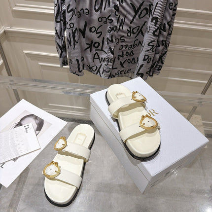DIOR 26S MEDAILLON BUCKLE SLIDE IN OFF WHITE CALFSKIN