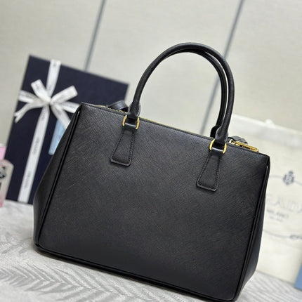 PRADA 25S GALLERIA LARGE BAG 32 IN BLACK CALFSKIN GOLD HARDWARE