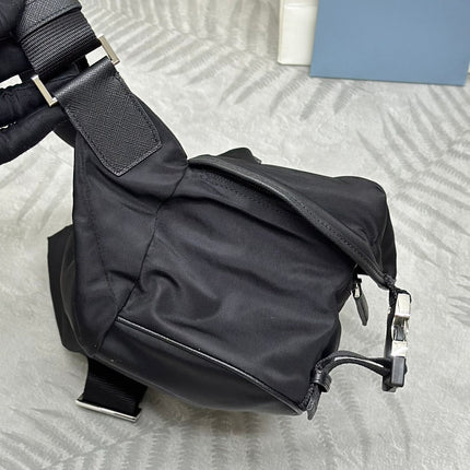 SHOULDER BAG 27 IN BLACK RE-NYLON TRIANGLE LOGO